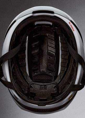 Giro Eclipse Pro detail showing integrated eyewear docking and shell finish