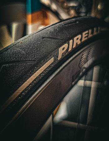 CHOOSING THE RIGHT ROAD BIKE TIRES