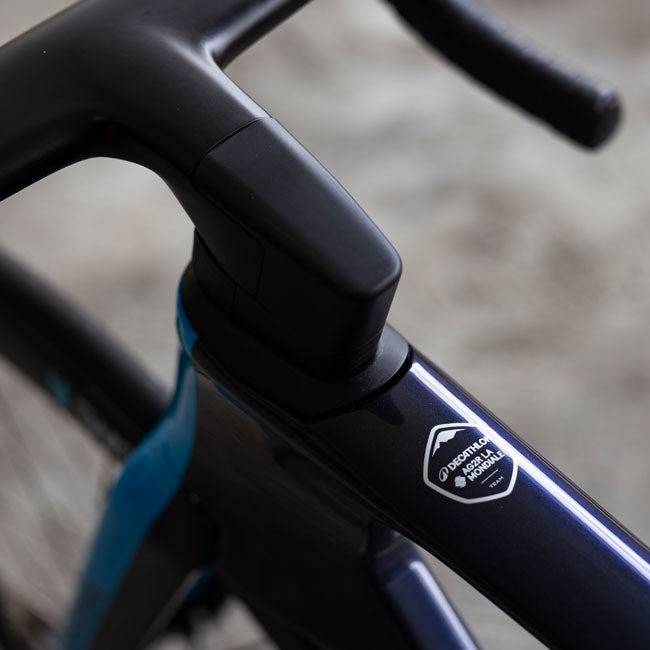 Van Rysel RCR-F Pro - A Carbon Masterpiece